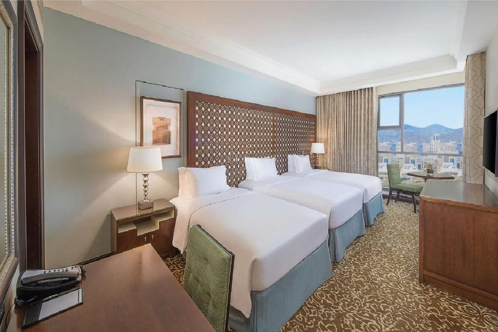 Hilton Suites 5* ou équivalent