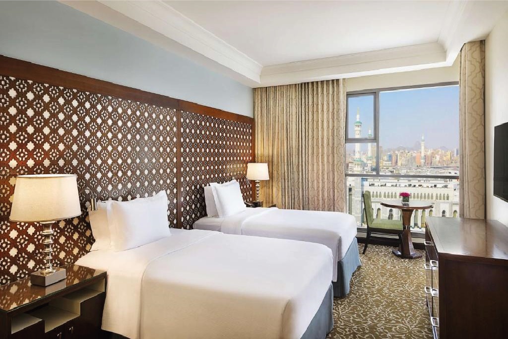 Voco Intercontinental 4* ou équivalent
