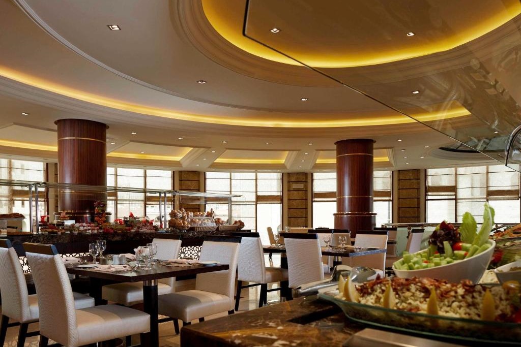 Pullman Zamzam 5* ou équivalent